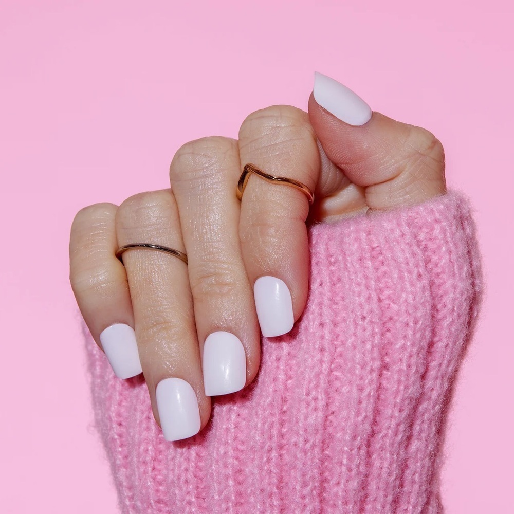L.A Girl oh so shiny gel shine nail press ons , cloud nine white